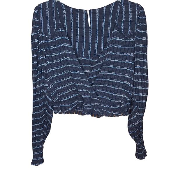 Free People Girlfriend combo top striped seer sucker puff sleeve v neck blouse - Picture 7 of 7